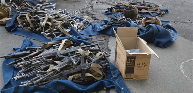 Боевикам в Донбассе перебрасывают оружие из Крыма - Тымчук - Фото