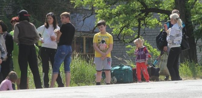 29 детей-сирот из Харцызска вывезли в Запорожскую область - Фото