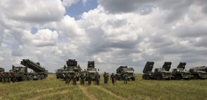 В Луганскую область зашла военная техника из России - губернатор - Фото