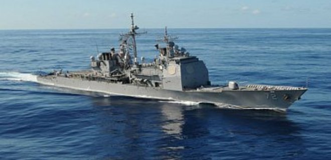 Ракетный крейсер ВМС США зашел в Черное море - Фото