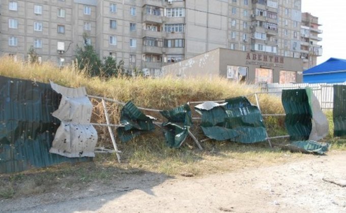 Террористы продолжают обстреливать Луганск: фото разрушений