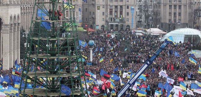 Елка на Майдане будет демонтирована - Кличко - Фото