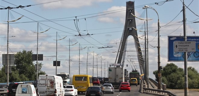 Депутаты предложили переименовать Московский мост в Киеве - Фото