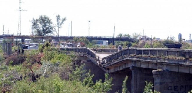 Железнодорожники восстановили семь разрушенных мостов - Фото