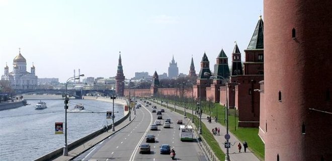Кремль обвиняет Киев в изменении условий доставки гумпомощи из РФ - Фото