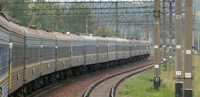 В Донецке возникли сложности с отправкой поездов - Фото