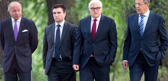 В Берлине проходит четырехсторонняя встреча по кризису в Донбассе - Фото