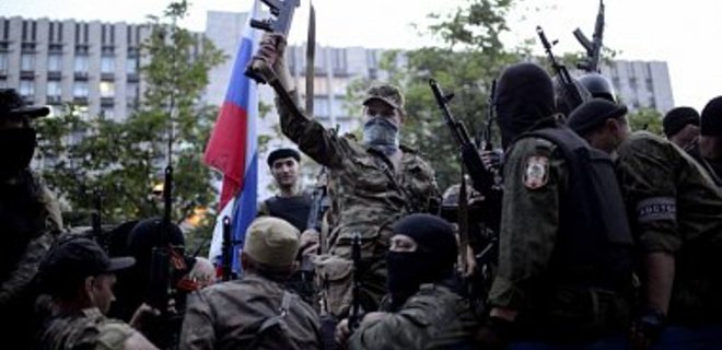 Террористы захватили трех украинских офицеров-переговорщиков  - Фото