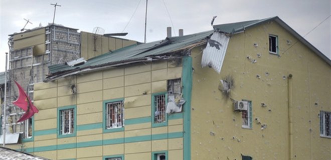 В Луганске продолжаются бои. Есть новые разрушения - горсовет - Фото