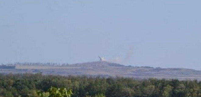 В результате артобстрела на Саур-Могиле рухнул обелиск - Фото
