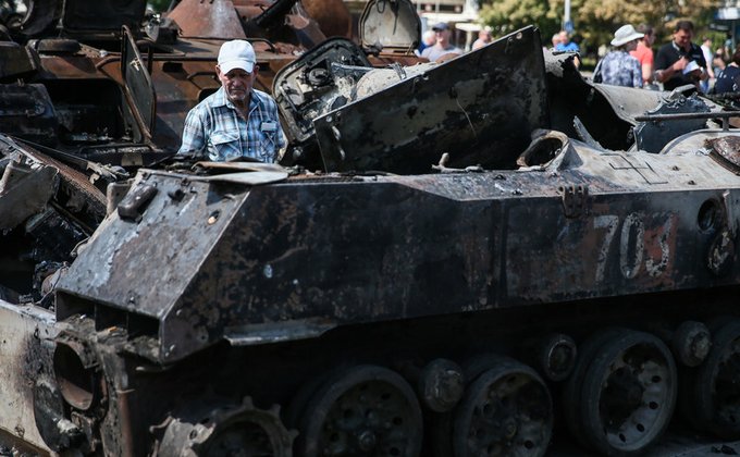 Информационная война: боевики провели по Донецку колонну пленных