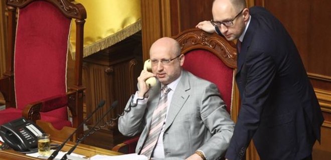 Яценюк и Турчинов не согласны на роль подчиненных Тимошенко - Фото