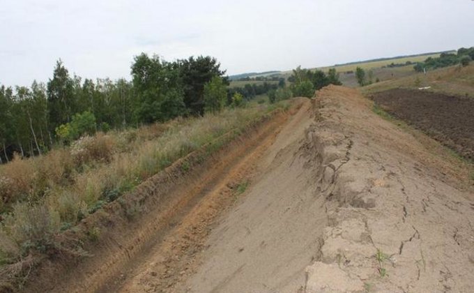 На границе с РФ оборудовано 112 блиндажей и вырыто 110 км рвов