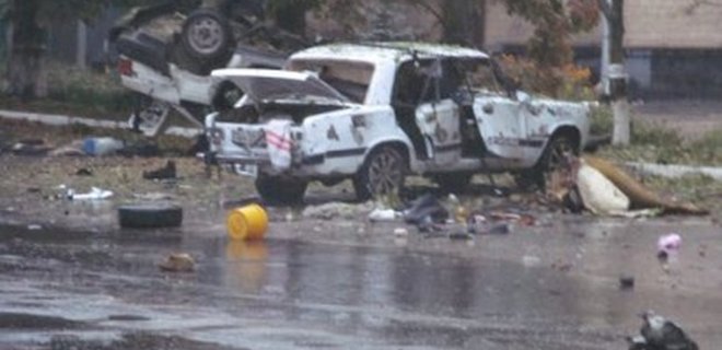 В Шостке возле горотдела милиции взорвались два автомобиля - Фото
