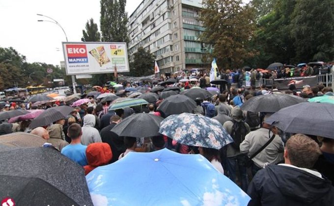 Пикет у Минобороны: сотни людей требуют помочь военным в Донбассе