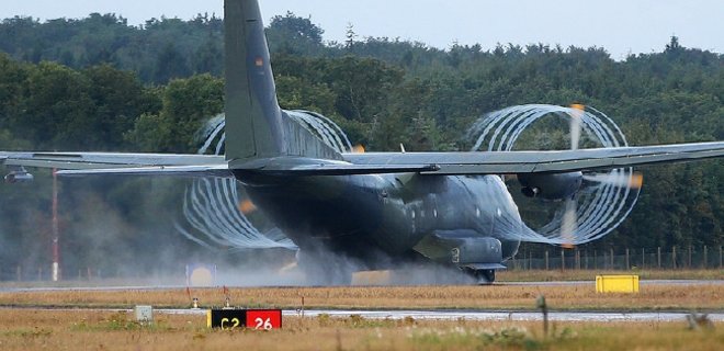 НАТО разместит в Румынии боевые самолеты - Фото