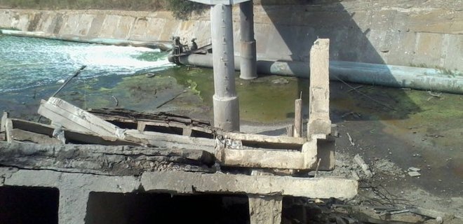 Под Мариуполем взорван мост  - Фото