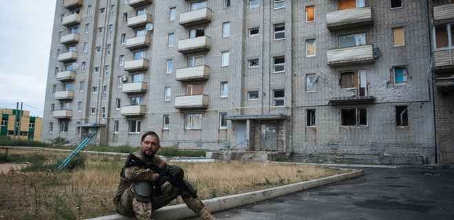 В Донецке слышны автоматные очереди и залпы орудий - Фото