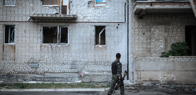 Донецк снова обстреляли, ранена женщина - Фото