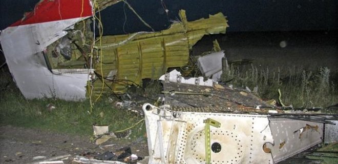 Малайзия направила 20 следователей к месту падения Boeing - Фото