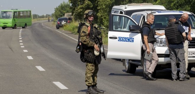 Сотрудники миссии ОБСЕ зафиксировали 11 взрывов возле Мариуполя - Фото
