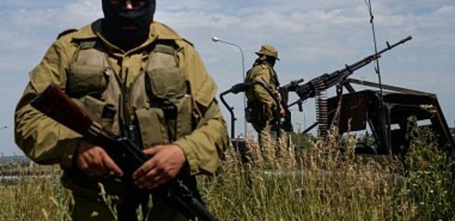Террористы обстреляли силы АТО в Попасной и аэропорту Донецка  - Фото
