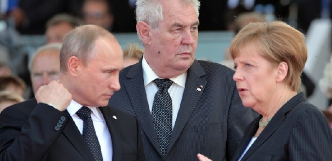 Меркель - Путину: нужно вывести войска РФ из Украины - Фото