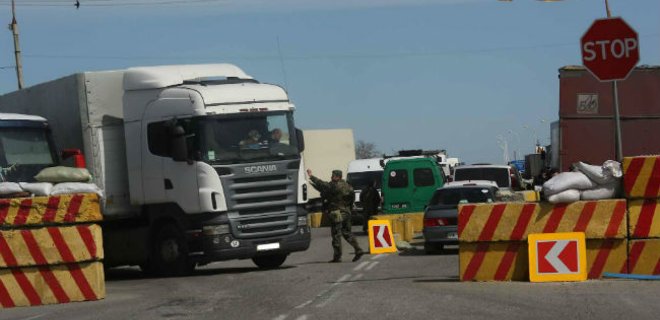 На въезде в Крым выстроилась 10-километровая очередь (уточнено) - Фото