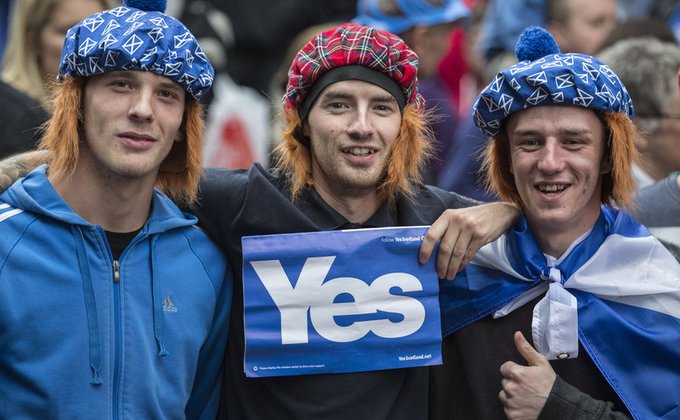Шотландцы выбрали Великобританию: фоторепортаж