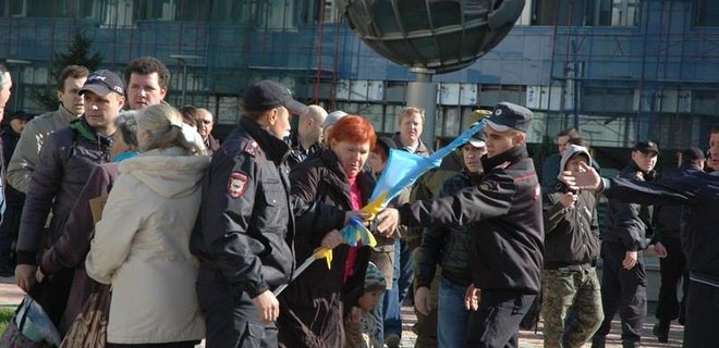 В Новосибирске полиция и местные титушки сорвали Марш мира - Фото