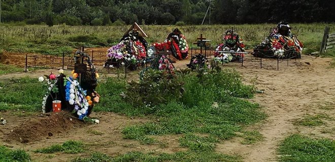 Солдатские могилы как свидетельства действий РФ в Украине - NYT - Фото