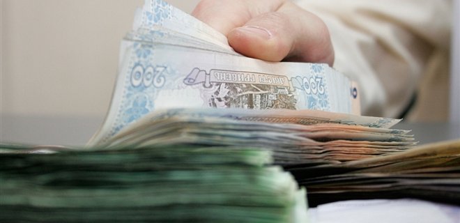 Зарплата украинцев уменьшилась на 12,7% - Госстат - Фото