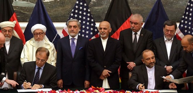 Афганистан разрешил размещение военных США после 2014 года - Фото