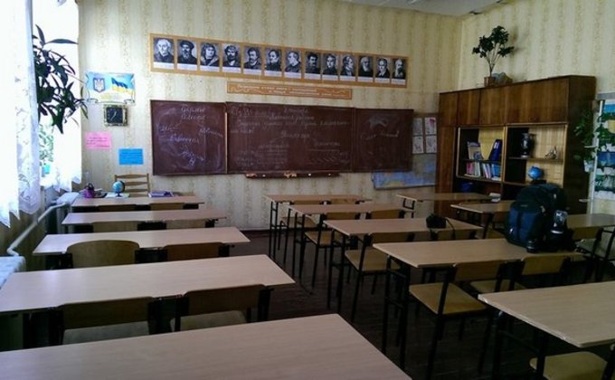 Боевики ЛНР обстреляли школу в Счастье: фото