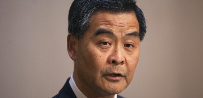 Глава администрации Гонконга отказался уйти в отставку  - Фото