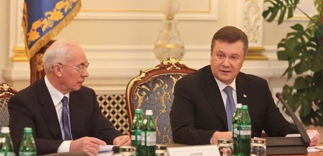 Янукович и Азаров получили гражданство России - Геращенко - Фото