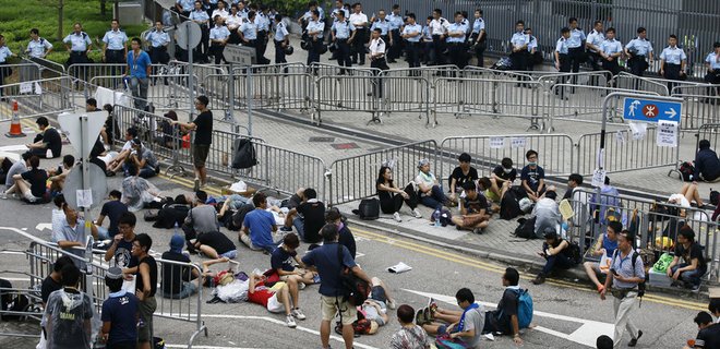 США призывают к спокойствию и диалогу в Гонконге  - Фото