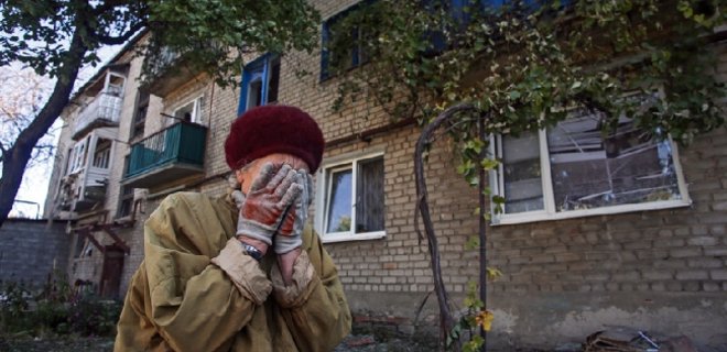 В Донецке не смолкают залпы - горсовет - Фото