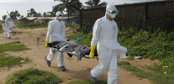 Число жертв Эболы в Африке превысило 4,4 тысячи человек - Фото
