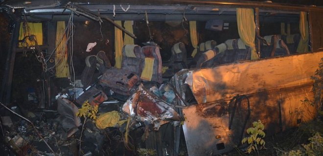В ДТП в Харьковской области погибли 8 человек - Фото