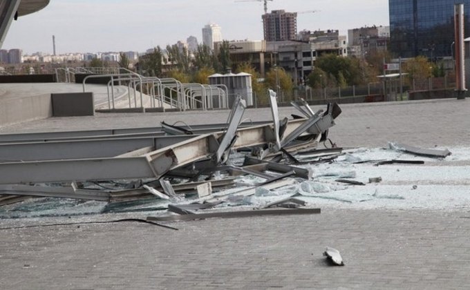 В Донецке при взрыве пострадал фасад Донбасс Арены: фото, видео