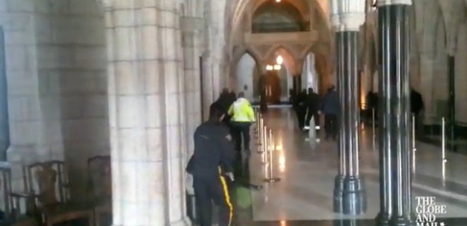 Неизвестный открыл стрельбу в парламенте Канады - Фото