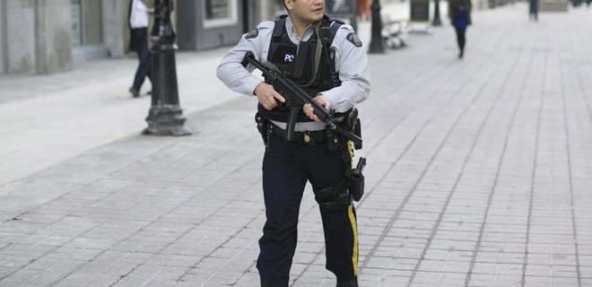 Нападения в столице Канады: есть погибшие - Фото