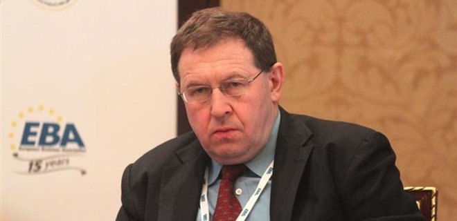 Илларионов призвал Украину не верить играм 