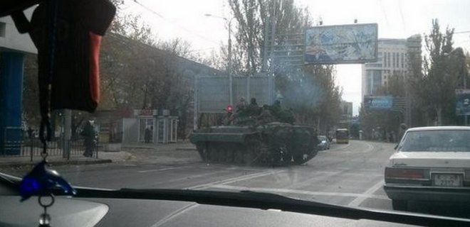 Боевики стянули танки к аэропорту Донецка - СМИ - Фото