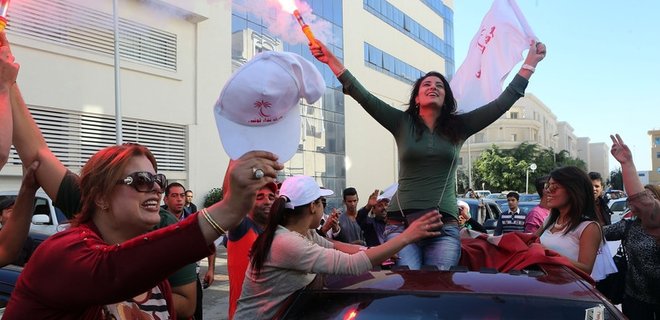 Светские силы одержали победу над исламистами на выборах в Тунисе - Фото