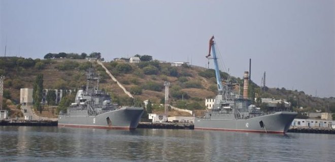В Крыму загорелся российский военный корабль 
