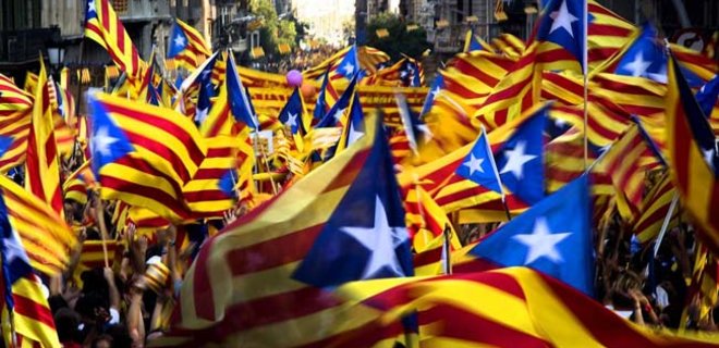 В Каталонии проведут опрос о независимости вопреки решению суда - Фото