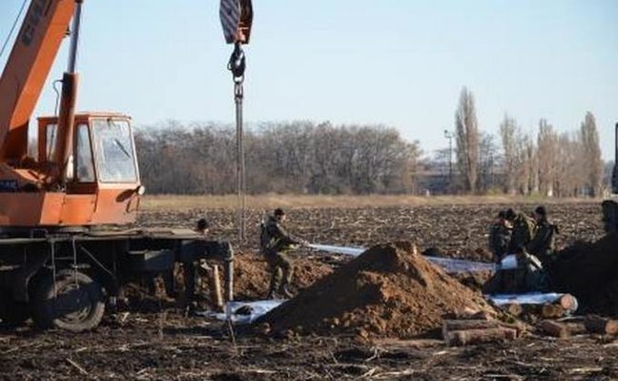 В Донбассе строят три линии обороны: фото с передовой