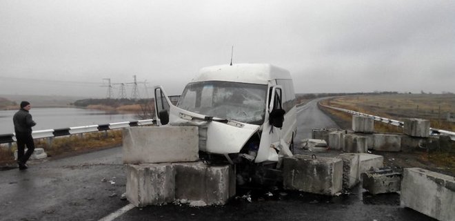 ДТП с микроавтобусом в Донецкой области: 17 пострадавших - Фото